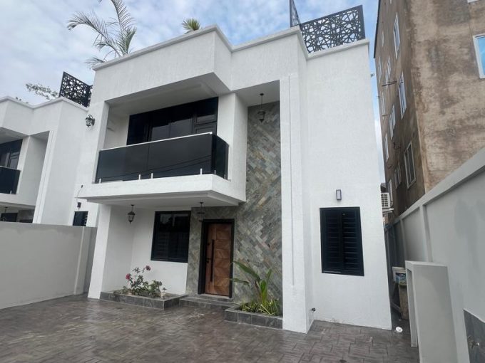 5 Bedroom Town Houses For Sale at Tse-Addo Roundabout, East Airport, Accra