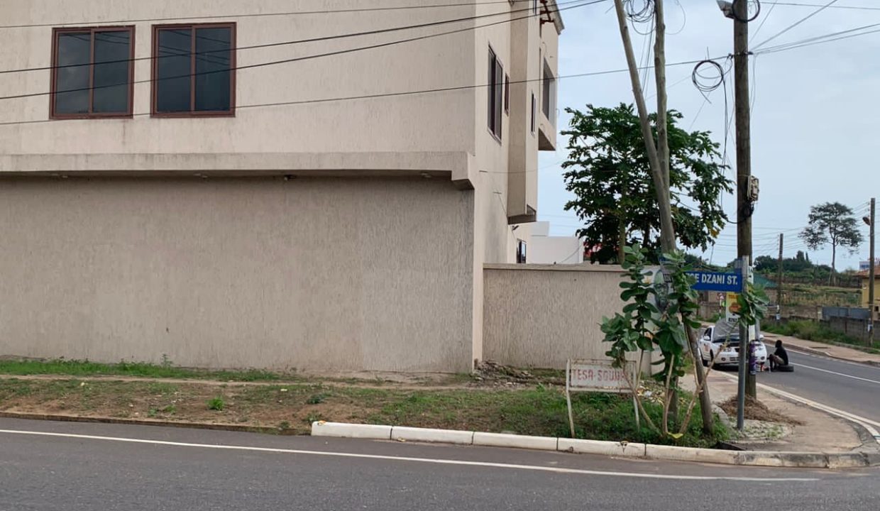Luxurious 8-Bedroom House in East Legon For Sale 1