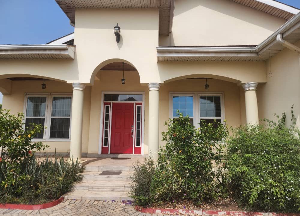 Stunning 3-Bedroom Single-Storey Home in Royal Palm Estate, Tema