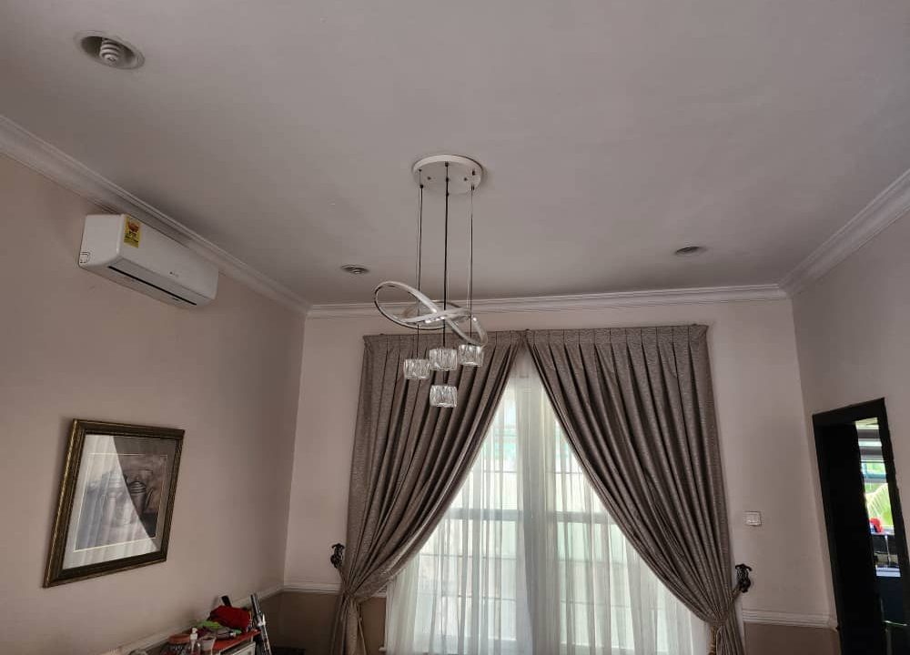 Stunning 3-Bedroom Single-Storey Home in Royal Palm Estate, Tema chandelier